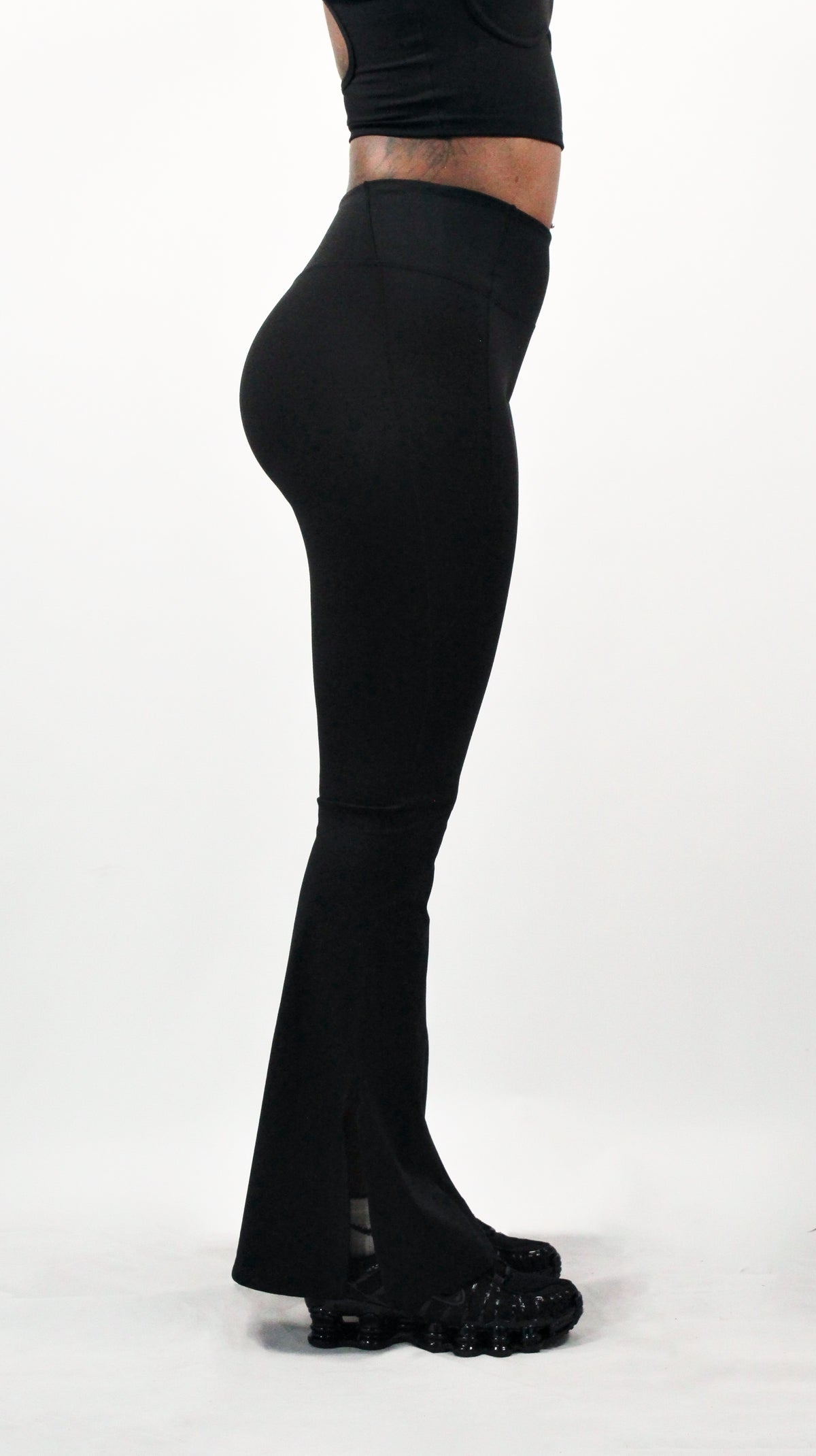 KEÏNA – LEGGINGS ÉVASÉ