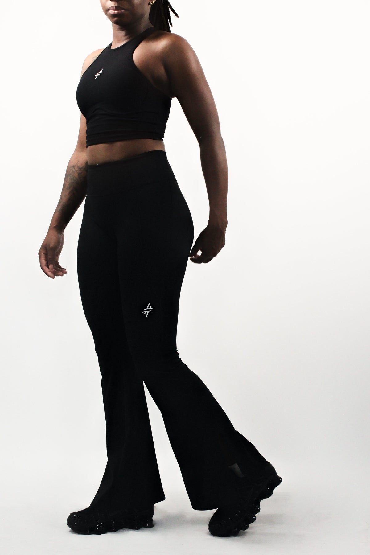 KEÏNA – LEGGINGS ÉVASÉ