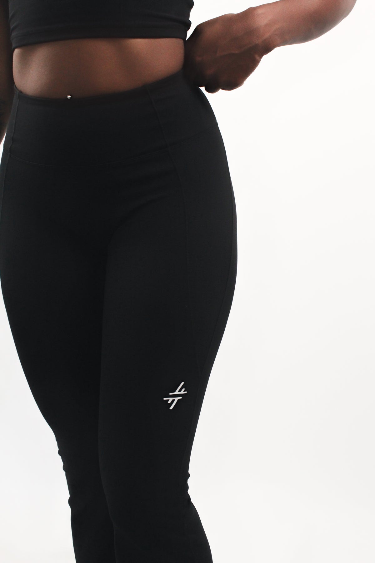 KEÏNA – LEGGINGS ÉVASÉ